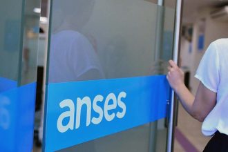 ANSES con fechas oficiales: cuánto cobrarán jubilados y pensionados en mayo con aumento y el bono