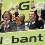 Globant en crisis: congelación de salarios y fuga de talentos clave