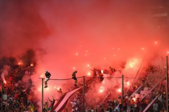 Argentina da el primer paso tras más de una década de estadios divididos