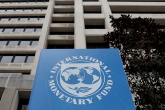 El FMI aprueba un nuevo desembolso de USD 2.000 millones para Argentina tras la primera revisión del acuerdo