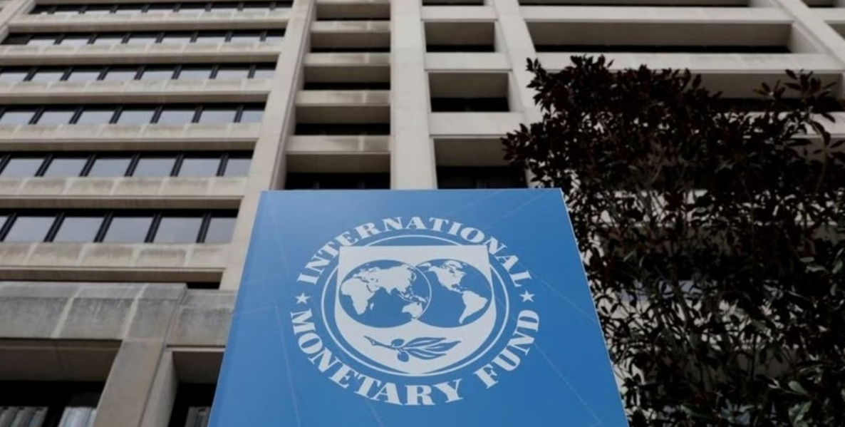 El FMI aprueba un nuevo desembolso de USD 2.000 millones para Argentina tras la primera revisión del acuerdo