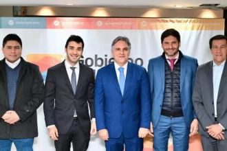 Cinco gobernadores forman un frente opositor federal para desafiar a Milei en las elecciones de octubre