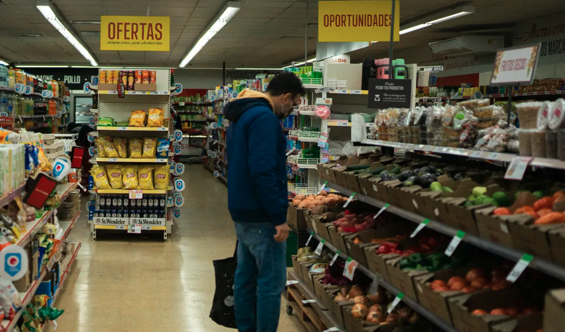 La inflación de agosto se mantuvo en niveles bajos, pero persisten las dudas sobre la estabilidad económica
