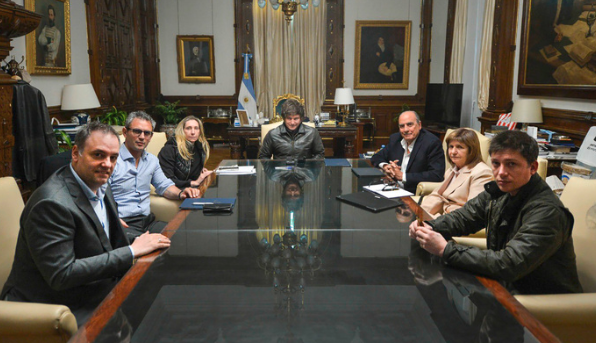 Milei convoca dos reuniones de gabinete tras derrota electoral en Buenos Aires