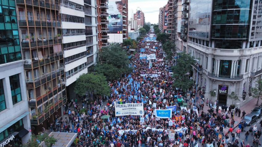 Milei desmiente rumores y critica a la oposición antes de la marcha universitaria
