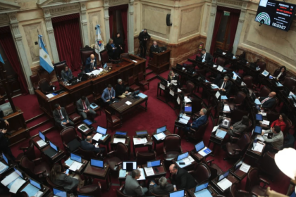El Congreso se planta ante Milei y avanza una ley que reduce su poder por decreto
