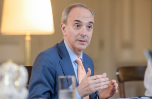  video de Insfrán con alumnos